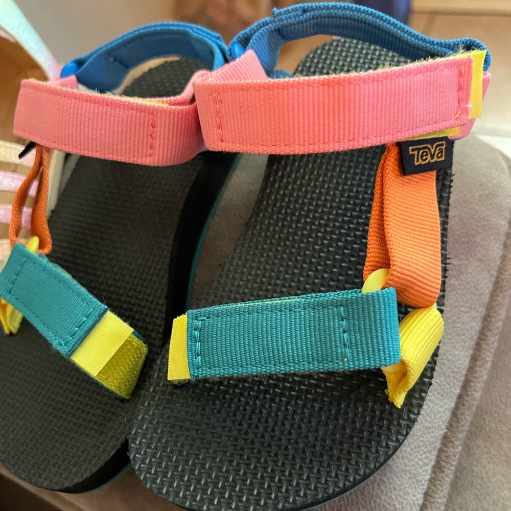 NWOT TEVA sandals